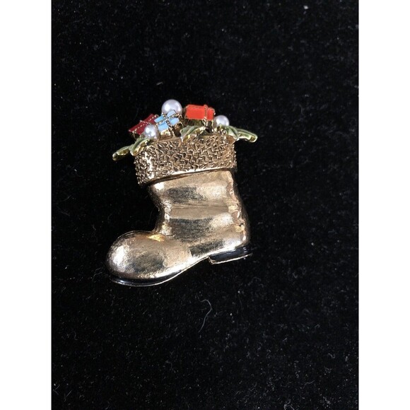 VTG MIDCENTURY SIGNED "ART" SANTA  BOOT WITH PRESENTS GOLD TONE PIN OR BROOCH - Picture 5 of 6